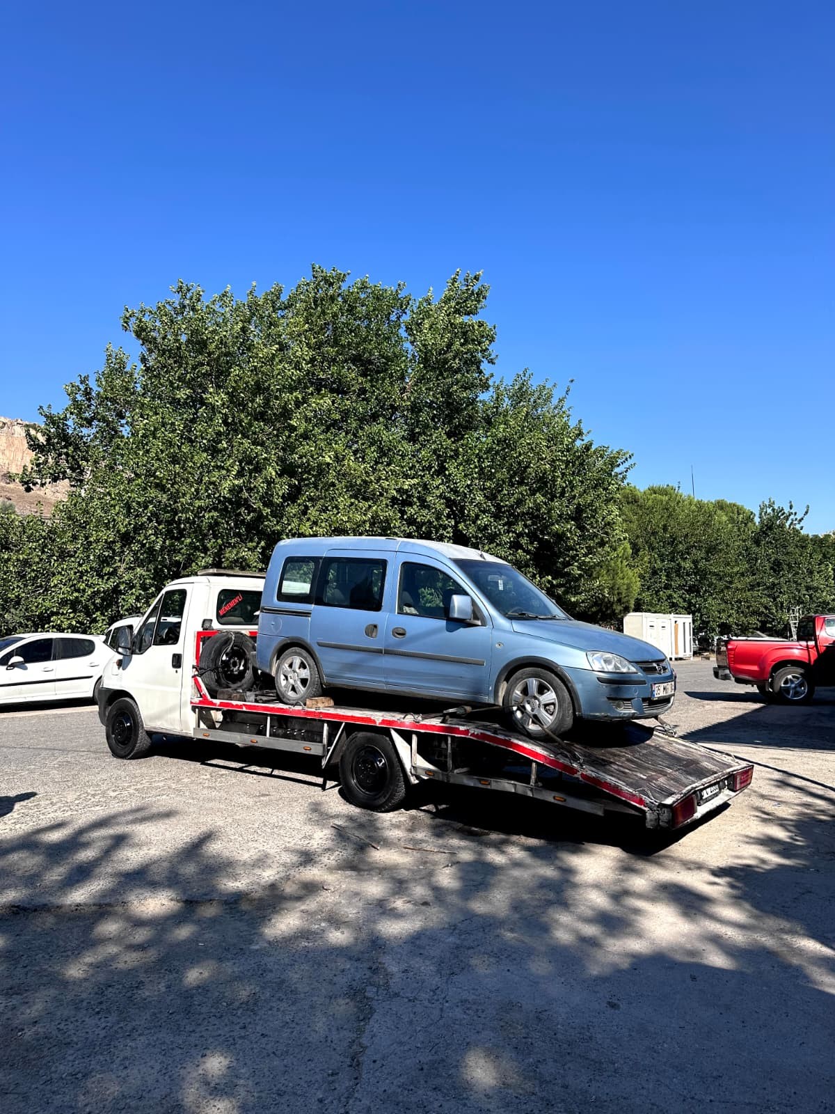 Menemen Oto Çekici Gökhan Galeri 1